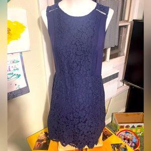 A pea in the pod maternity top